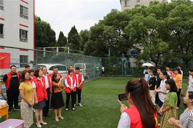 情系端午關(guān)愛特殊兒童——城投集團慰問市特殊教育學(xué)校