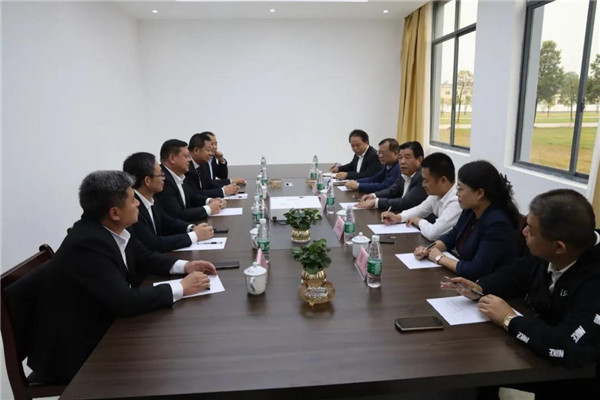 景德鎮(zhèn)特種工業(yè)陶瓷技術研究院及特陶產業(yè)化基地合作項目簽約儀式舉行