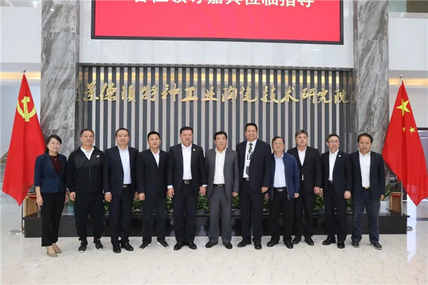 景德鎮(zhèn)特種工業(yè)陶瓷技術研究院及特陶產業(yè)化基地合作項目簽約儀式舉行