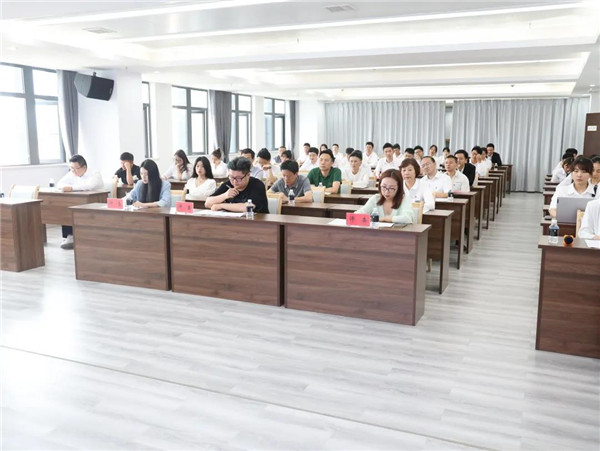 城投集團舉辦“展現青年風采，奉獻青春力量”主題演講比賽